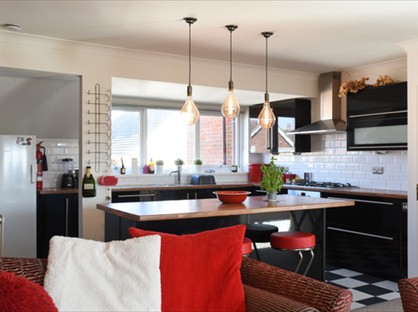 3 Bed Flat, Dorothy Court, PO5