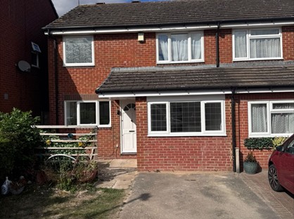 3 Bed Semi-Detached House, Whitwell Close, LU3