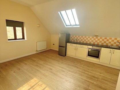 1 Bed Flat, West End, OX28