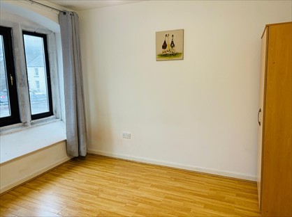 1 Bed Flat, Ty Naba, SA6