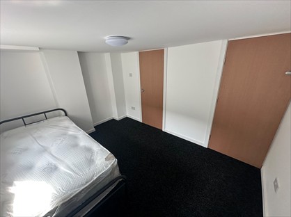 Room in a Shared House, Holly Street, WF2