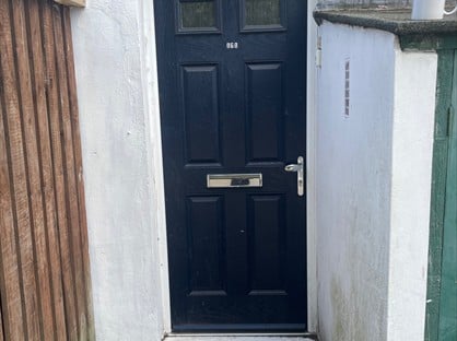 2 Bed Flat, Garratt Lane, SW18