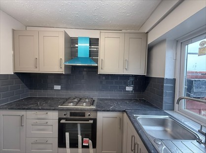 3 Bed Flat, Turners Hill, EN8