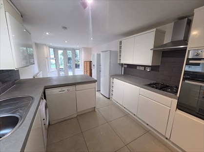 4 Bed Terraced House, Elcot Avenue, SE15
