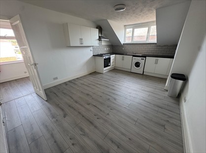 2 Bed Flat, Grange Crescent, PO12