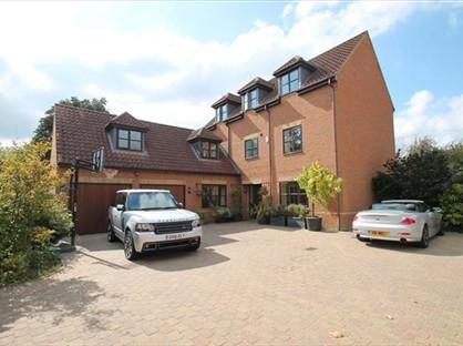 6 Bed Detached House, Hugh Parke Close, MK5