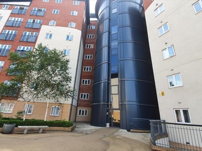 2 Bed Flat, Aspects Court, SL1