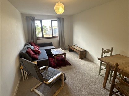 2 Bed Flat, Hawthornden Place, EH7