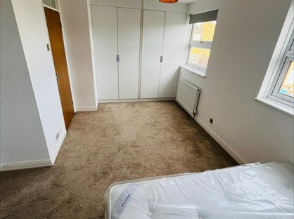 Room in a Shared Flat, Leeward Gardens, SW19