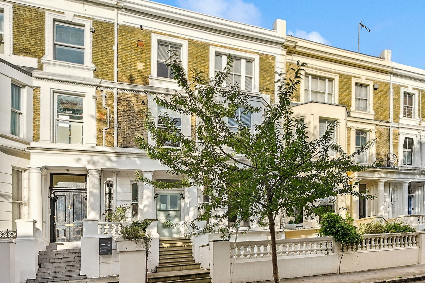 2 Bed Flat, Russell Road, W14 photo 5