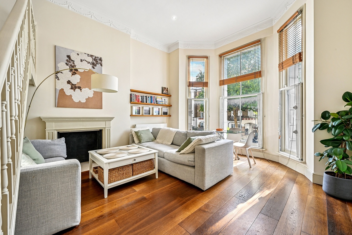 2 Bed Flat, Russell Road, W14