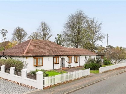 3 Bed Detached House, Western Road, EN9