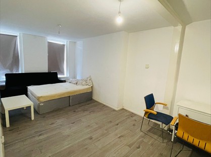 2 Bed Flat, High Street North, LU6