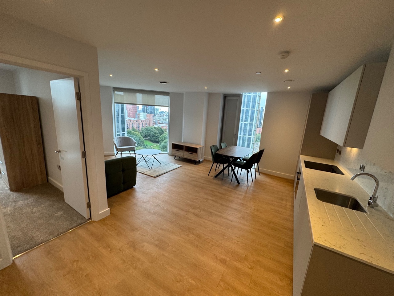 Manchester - 2 Bed Flat, Dantzic Street, M4 - To Rent Now for £1,700.00 p/m