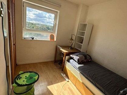 Room in a Shared House, Rosemount, SM6