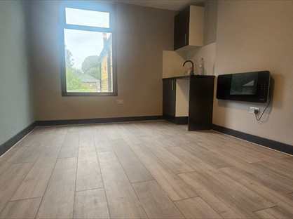 Studio Flat, Edgar Road, UB7