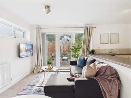 4 Bed Semi-Detached House, Saxon Way, WR9