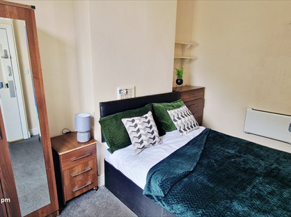 Room in a Shared House, Kings Rd, B25