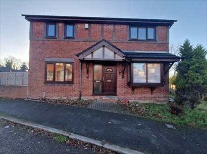 4 Bed Detached House, Laurel Bank Gardens, M9