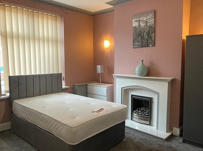 Room in a Shared House, Kirkman Avenue, M30