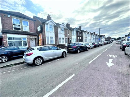 2 Bed Flat, Abercromby Avenue, HP12