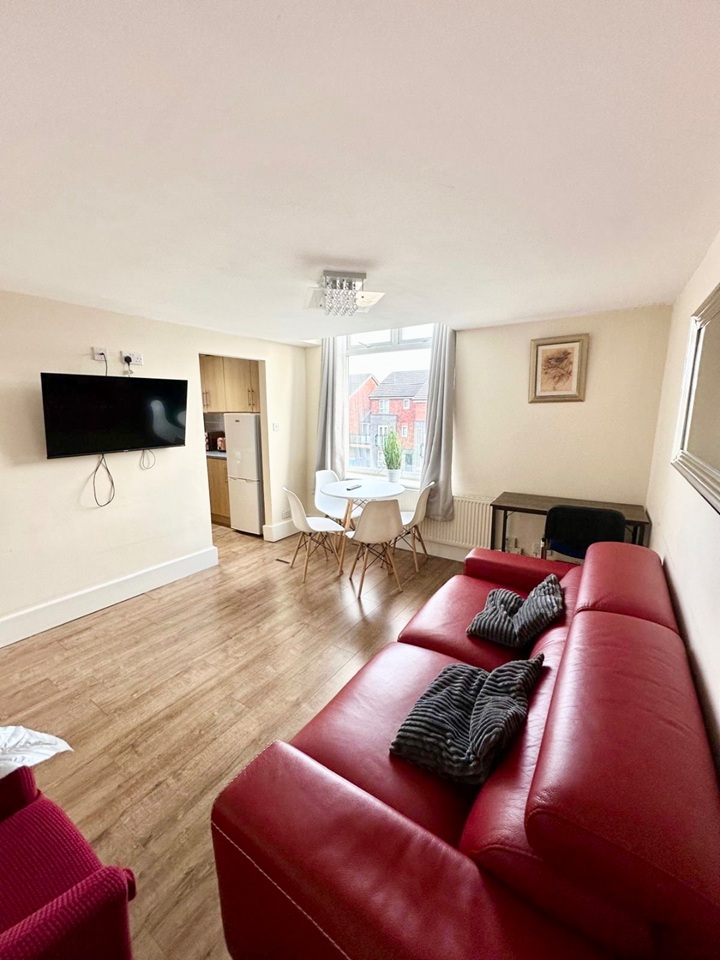 1 Bed Flat, Marmaduke Street, L7