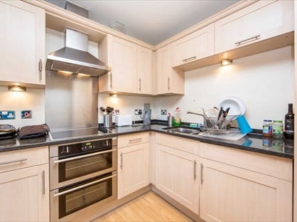 2 Bed Flat, Compton Road, SW19