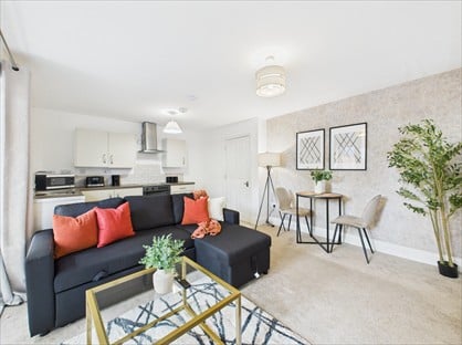 4 Bed Semi-Detached House, Saxon Way, WR9