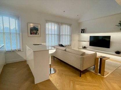 1 Bed Flat, Bolingbroke Grove, SW11