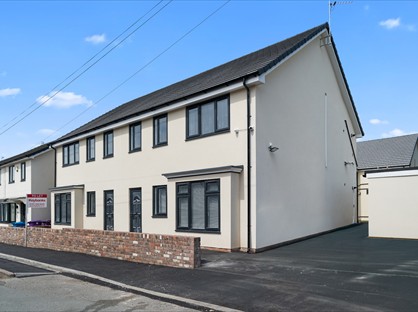 1 Bed Flat, Sandstone Road West, L13