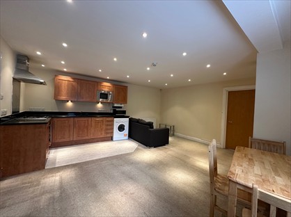 1 Bed Flat, Old Station Way, SW4