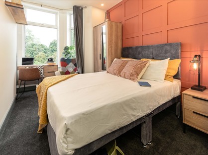 Room in a Shared House, Chorley Road, M27