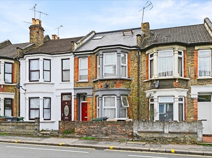 4 Bed Terraced House, Chingford Road, E17