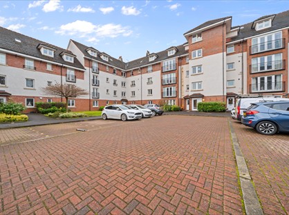3 Bed Flat, Chesterfield Gardens, G12