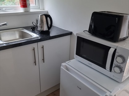 Studio Flat, Guinions Road, HP13