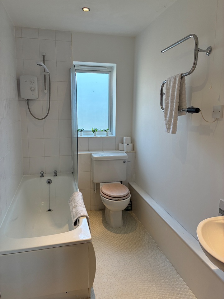 2 Bed Flat, Honey Hill Mews, CB3 photo 2
