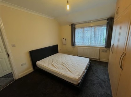 5 Bed Terraced House, Clare Road, TW4