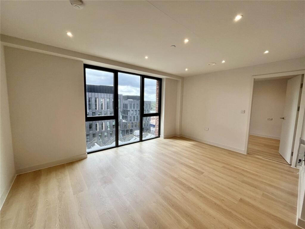 2 Bed Flat, Dutton Street, M3 photo 4