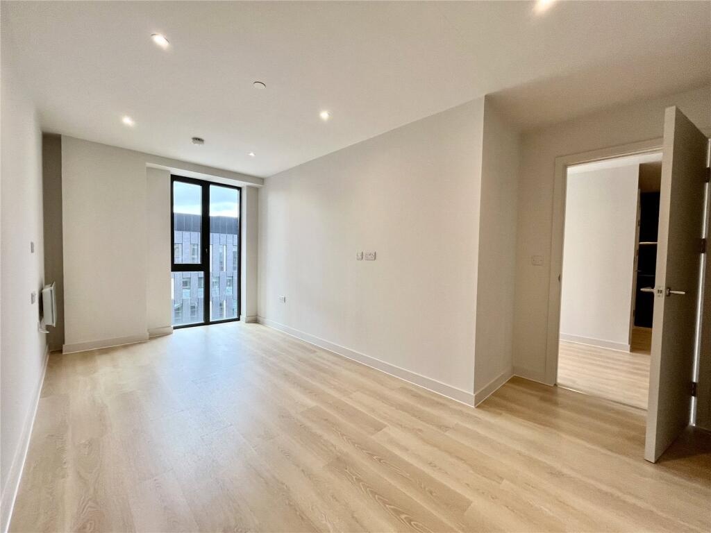 2 Bed Flat, Dutton Street, M3 photo 5