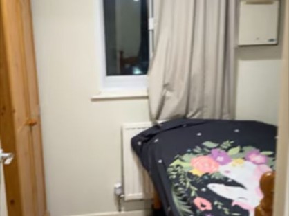 Room in a Shared House, Pickwick Close, TW4