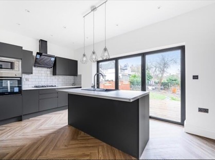 5 Bed Detached House, Knights Hill, SE27