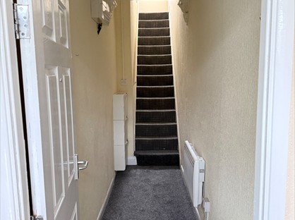 2 Bed Flat, Bradford Road, BD18