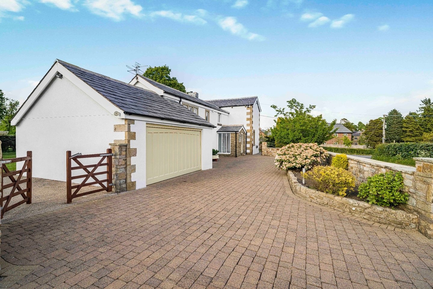 Preston - 4 Bed Detached House, Cow Hill, PR2 - To Rent Now for £2,750. ...
