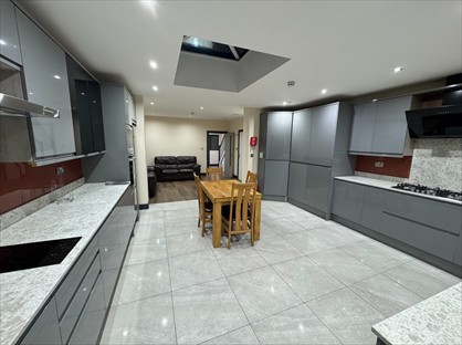 Room in a Shared House, Stayton Road, SM1