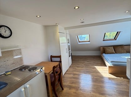 Studio Flat, St Stephen's Road, EN5