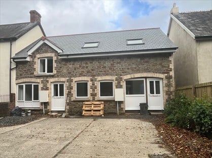 2 Bed Terraced House, The Old Blacksmiths, EX21