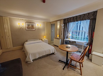 Studio Flat, London, W1U