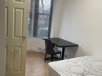 Room in a Shared House, Leeds, LS6