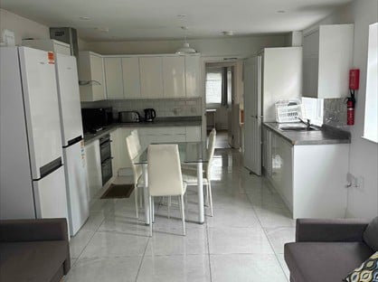 5 Bed Semi-Detached House, London Road, OX3