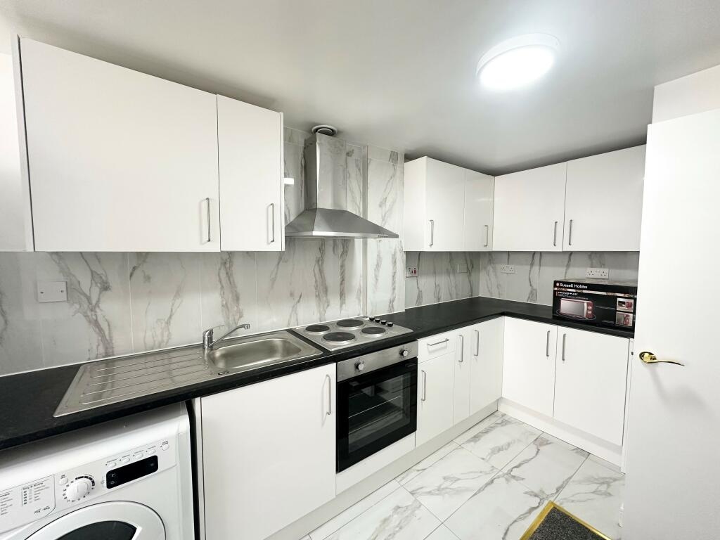 5 Bed Flat, Castle Edge, NG7 photo 3